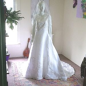 Formal wedding dress